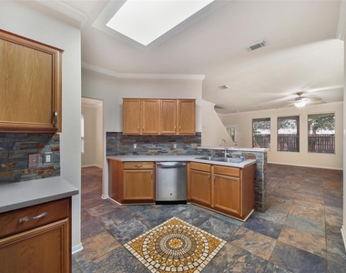 19302 Dawn Canyon Road - Photo Thumbnail 16