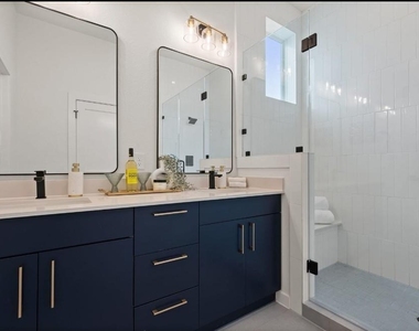 401 North Bluff - Photo Thumbnail 13