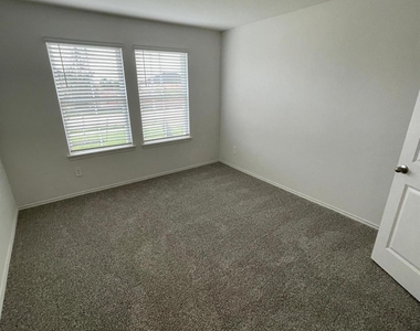 3111 Magnolia Blossom Ln - Photo Thumbnail 7
