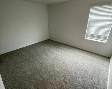3111 Magnolia Blossom Ln - Photo Thumbnail 12