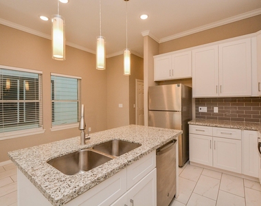3712 Easy Street - Photo Thumbnail 9