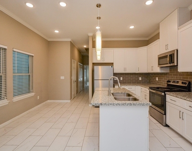 3712 Easy Street - Photo Thumbnail 6