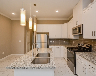 3712 Easy Street - Photo Thumbnail 7