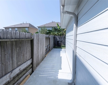 5027 Lamppost Hill Court - Photo Thumbnail 3
