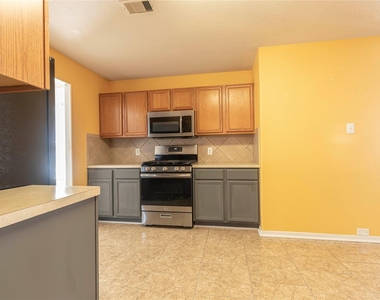 5027 Lamppost Hill Court - Photo Thumbnail 9