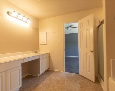 5027 Lamppost Hill Court - Photo Thumbnail 24