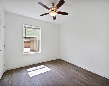 223 Fairfax Lane - Photo Thumbnail 9