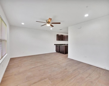 223 Fairfax Lane - Photo Thumbnail 2