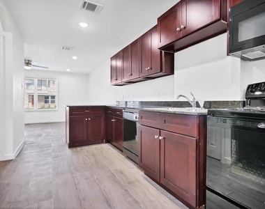 223 Fairfax Lane - Photo Thumbnail 4