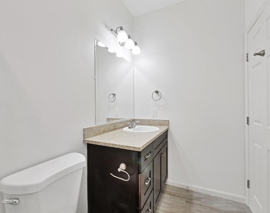 223 Fairfax Lane - Photo Thumbnail 12