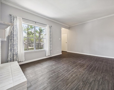 702 Bering Drive - Photo Thumbnail 3
