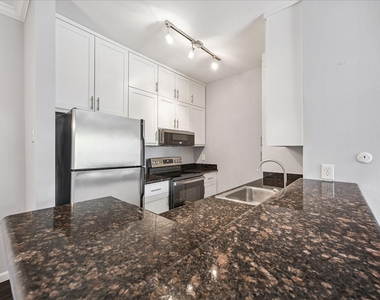 702 Bering Drive - Photo Thumbnail 7