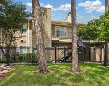 702 Bering Drive - Photo Thumbnail 17