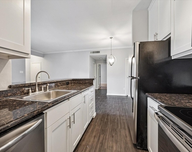 702 Bering Drive - Photo Thumbnail 9