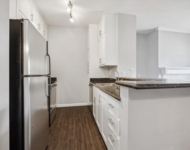 702 Bering Drive - Photo Thumbnail 6