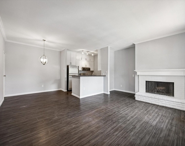 702 Bering Drive - Photo Thumbnail 2