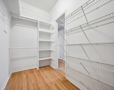 702 Bering Drive - Photo Thumbnail 14