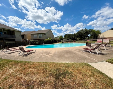 5005 Georgi Lane - Photo Thumbnail 21