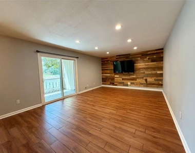 5005 Georgi Lane - Photo Thumbnail 6