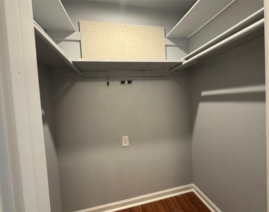 5005 Georgi Lane - Photo Thumbnail 4
