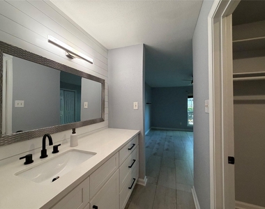5005 Georgi Lane - Photo Thumbnail 17