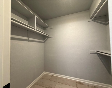 5005 Georgi Lane - Photo Thumbnail 18