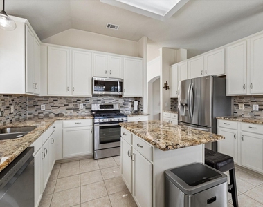 18814 Deer Key Circle - Photo Thumbnail 9