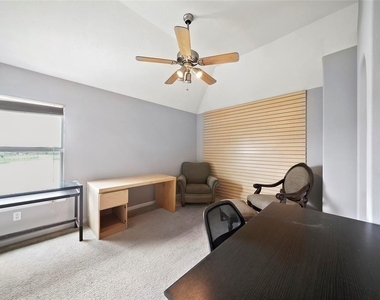 1514 Crystal Meadow Place - Photo Thumbnail 12