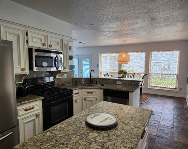 6922 Gentle Breeze Drive - Photo Thumbnail 8