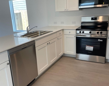 3654 Duplet Avenue - Photo Thumbnail 3