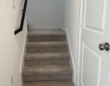 3654 Duplet Avenue - Photo Thumbnail 10