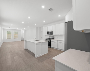 13111 Pine Trace Street - Photo Thumbnail 2