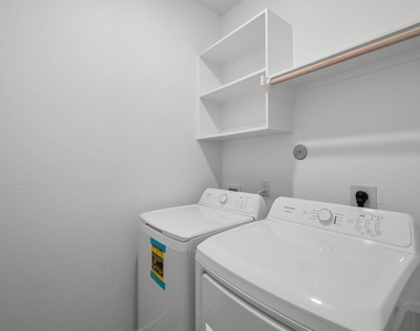 13111 Pine Trace Street - Photo Thumbnail 14