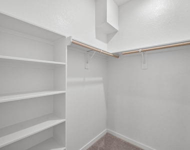 13111 Pine Trace Street - Photo Thumbnail 9