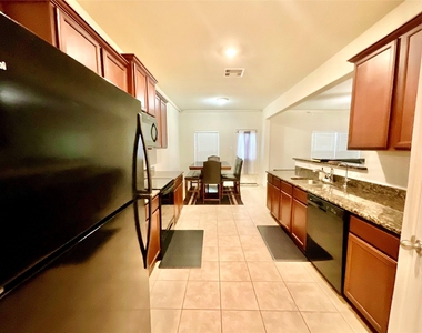175 Emma Rose Drive - Photo Thumbnail 5