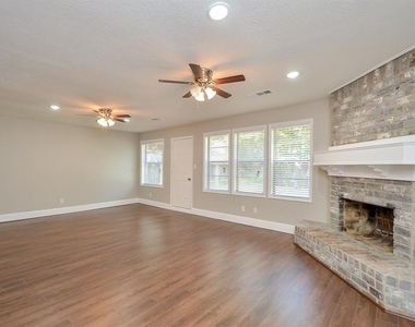 13326 Pantano Drive - Photo Thumbnail 4