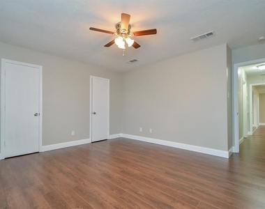 13326 Pantano Drive - Photo Thumbnail 17