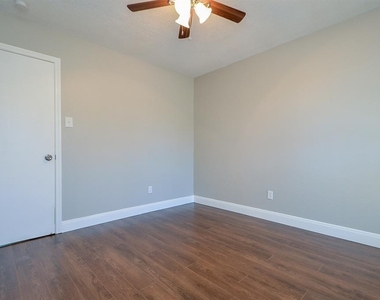 13326 Pantano Drive - Photo Thumbnail 21
