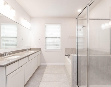 16611 Highland Country Drive - Photo Thumbnail 22