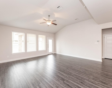 16611 Highland Country Drive - Photo Thumbnail 9