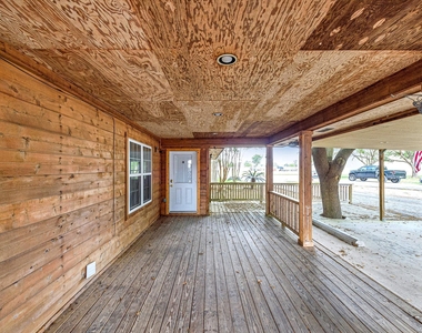 18718 Vickers Road - Photo Thumbnail 7