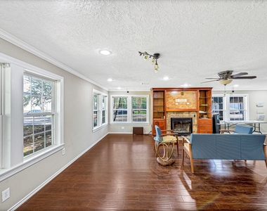 18718 Vickers Road - Photo Thumbnail 19