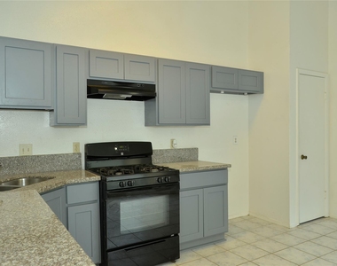 10094 Ash Fork Drive - Photo Thumbnail 7