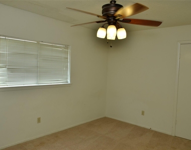 10094 Ash Fork Drive - Photo Thumbnail 12
