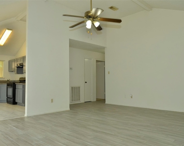 10094 Ash Fork Drive - Photo Thumbnail 3