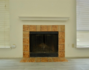 10094 Ash Fork Drive - Photo Thumbnail 4