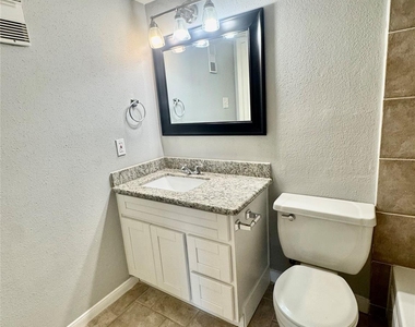 2425 Augusta Dr - Photo Thumbnail 17