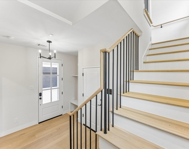 2204 Lou Ellen Lane - Photo Thumbnail 16