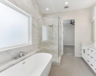 2204 Lou Ellen Lane - Photo Thumbnail 26