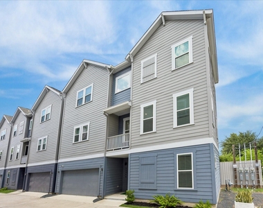 2204 Lou Ellen Lane - Photo Thumbnail 15